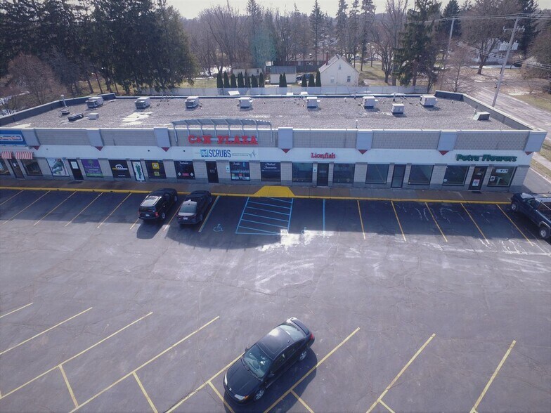 More Photos Of 3233 W Saginaw Hwy, Lansing Storefront For Sale
