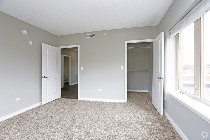 More Photos Of 1255 Town Center Rd, Vernon Hills Apartments For Lease