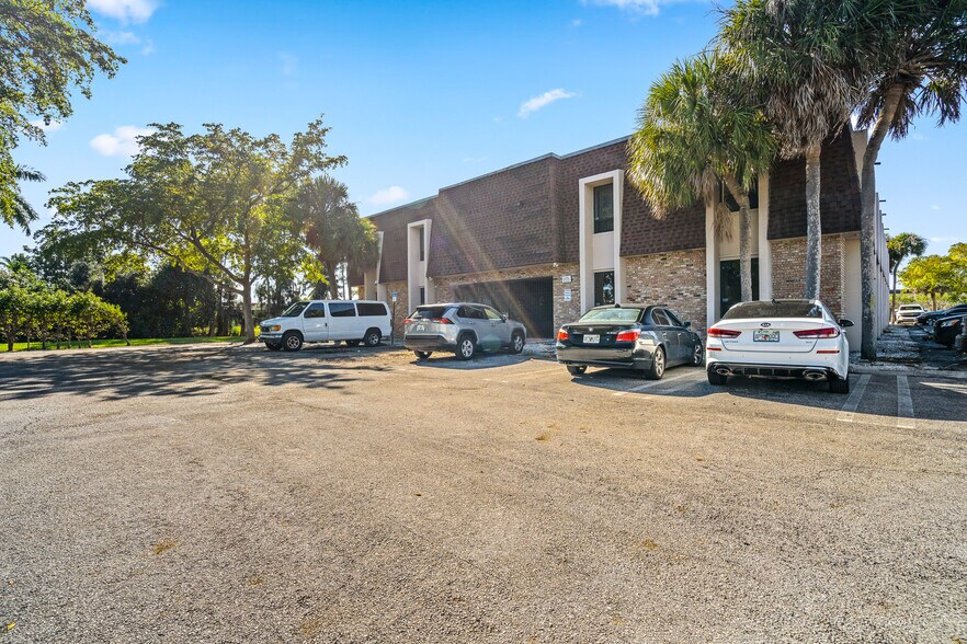 More Photos Of 3003 S Congress Ave, Lake Worth Medical For Sale