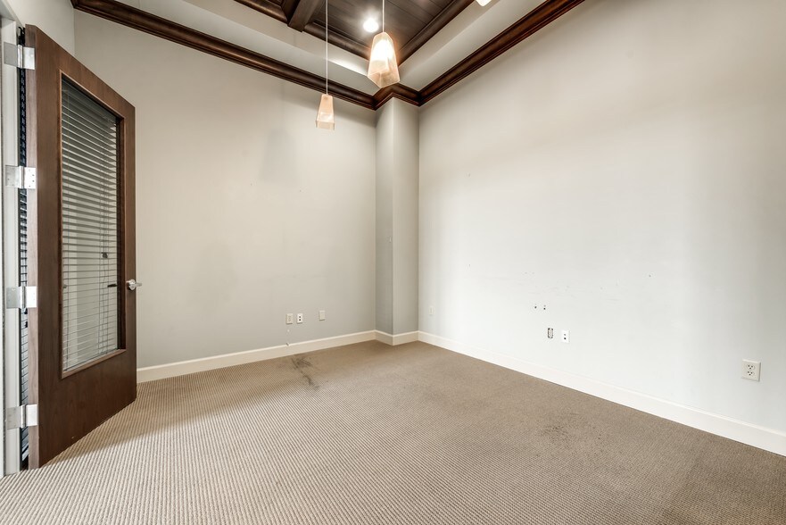 More Photos Of 7700 San Jacinto Pl, Plano Medical For Lease