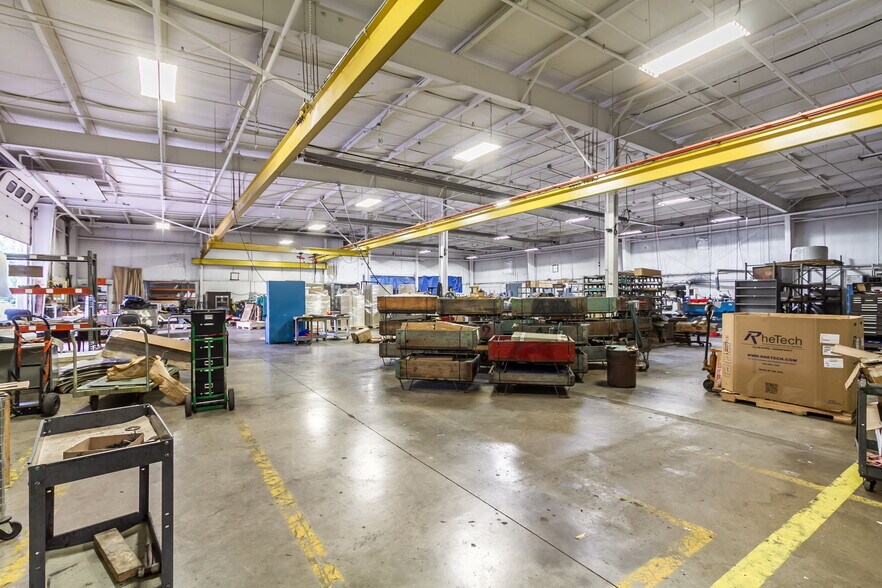 More Photos Of 2081 Division St, Palmyra Manufacturing For Lease