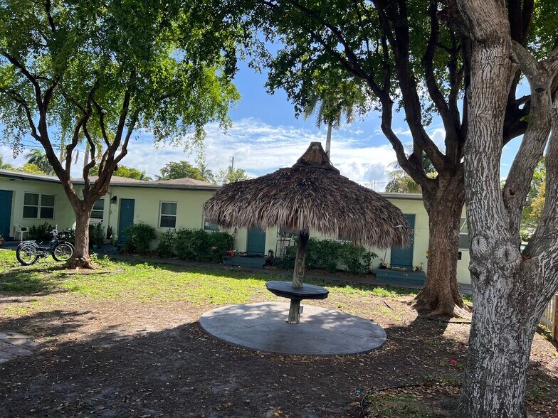 More Photos Of 705-713 NE 3rd St, Hallandale Beach Apartments For Sale