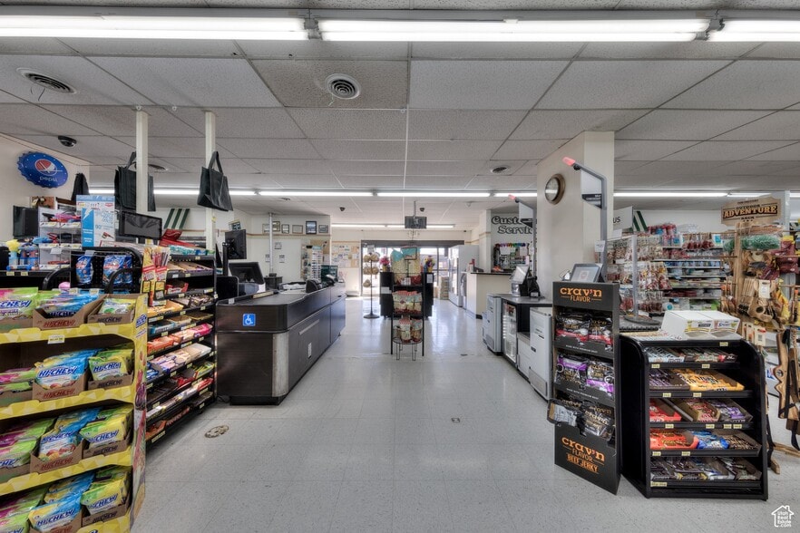 More Photos Of 80 S Broadway St, Green River Supermarket For Sale