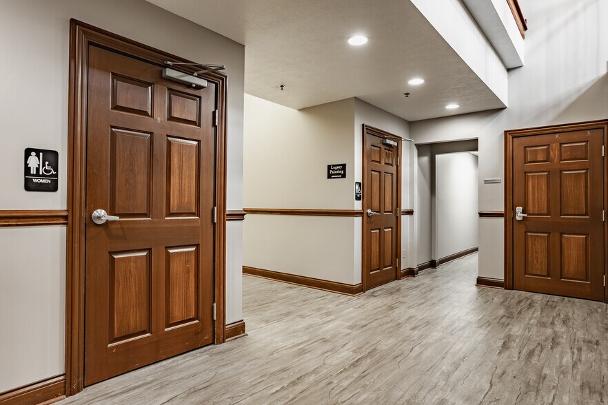 More Photos Of 698 Oldefield Commons Dr, Greenwood Medical For Sale