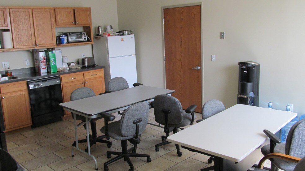 More Photos Of 7611 Cheviot Rd, Cincinnati Office For Lease