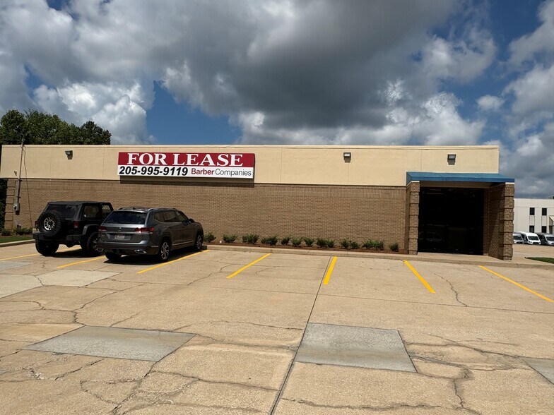 More Photos Of 220 W Oxmoor Rd, Birmingham Light Distribution For Lease