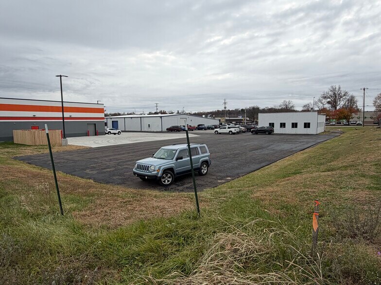 More Photos Of 319 Glades Rd, Berea Land For Lease