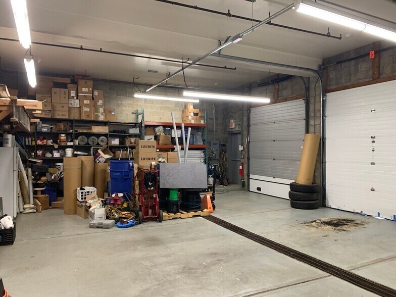 More Photos Of 2107 Springfield Ave, Vauxhall Service For Lease