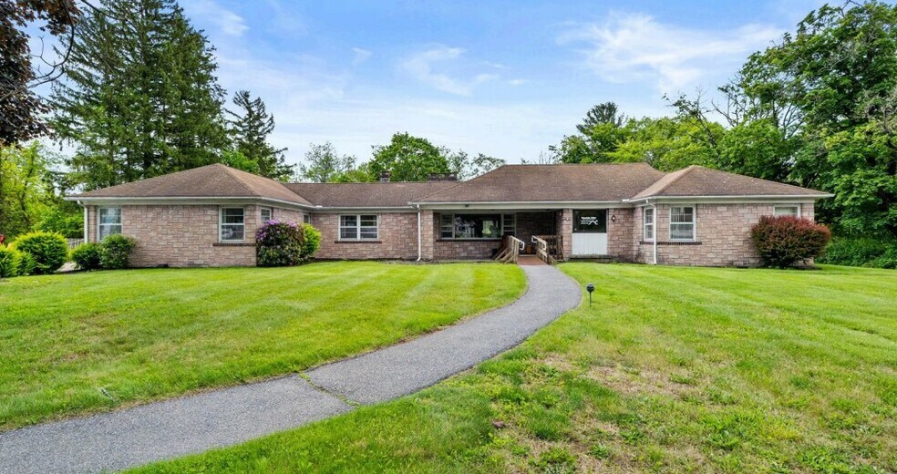 More Photos Of 1830 Route 209, Brodheadsville Office For Sale