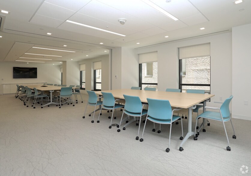 More Photos Of 1425 K St NW, Washington Office For Lease