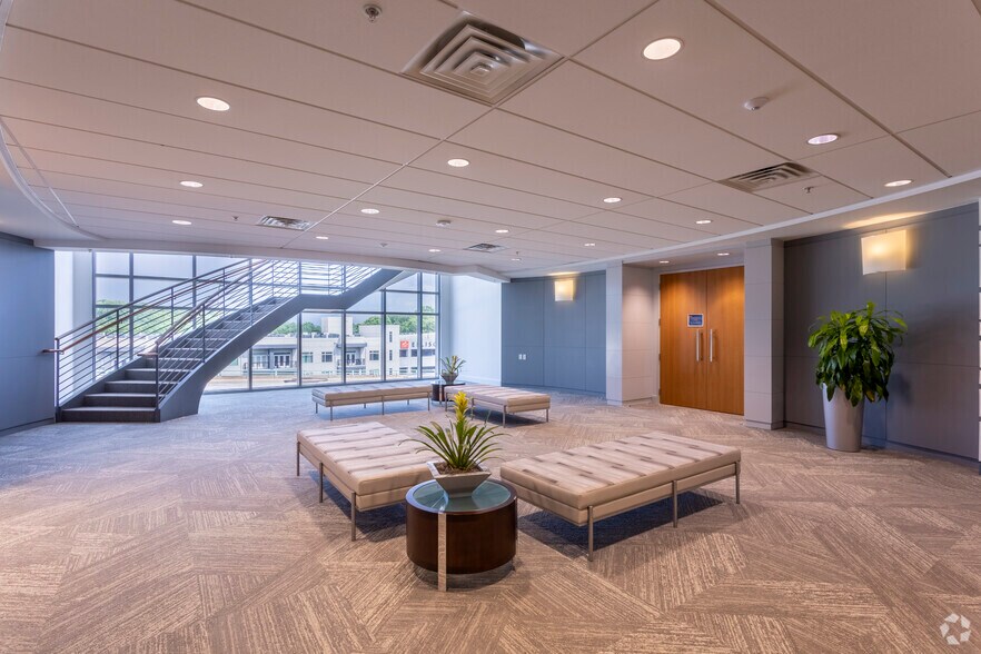 More Photos Of 200 E Broad St, Greenville Office For Lease