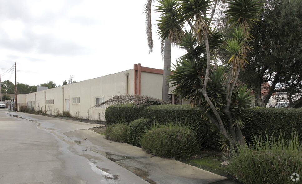 More Photos Of 1297 Logan Ave, Costa Mesa Unknown For Lease