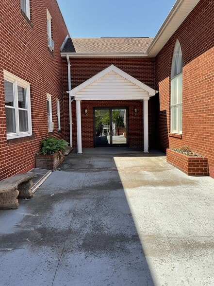 More Photos Of 1105 Richmond st, Selma Specialty For Sale