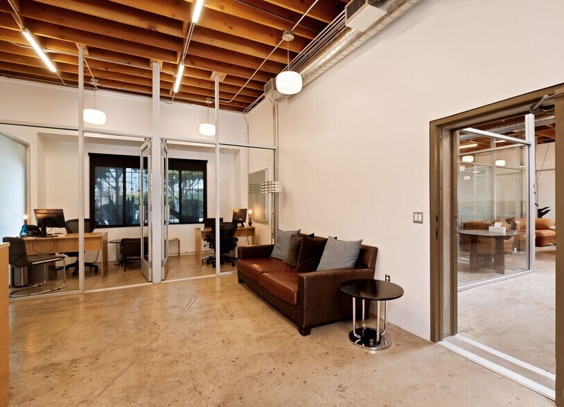 More Photos Of 5450-5458 W Washington Blvd, Los Angeles Office For Lease