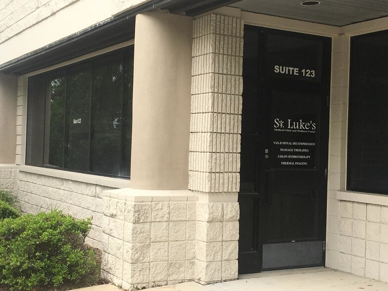 More Photos Of 130 N Gross Rd, Kingsland Medical For Sale