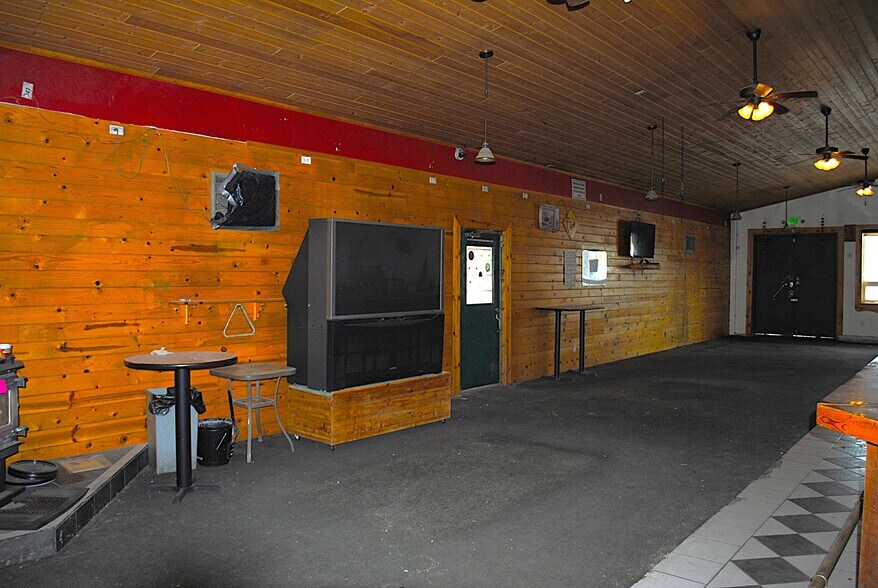 More Photos Of 479 6th Street St, Wells General Retail For Sale
