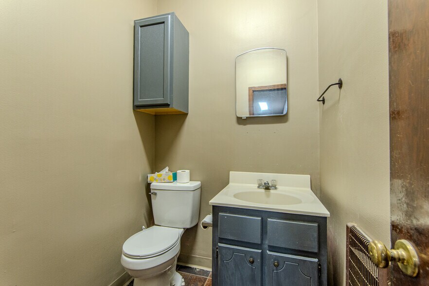 More Photos Of 126 E Main St, Adamsville Storefront For Sale