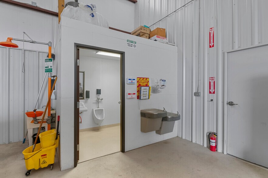 More Photos Of 685 Corgey Rd, Pleasanton Manufacturing For Lease