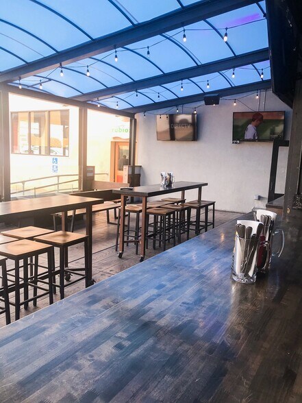 More Photos Of 7536 Fay Ave, La Jolla Restaurant For Lease