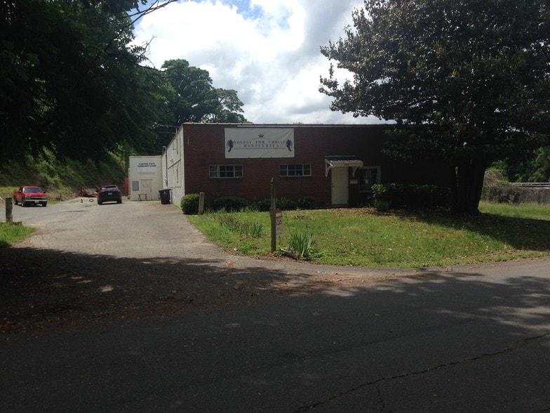 740 Chatham Rd  