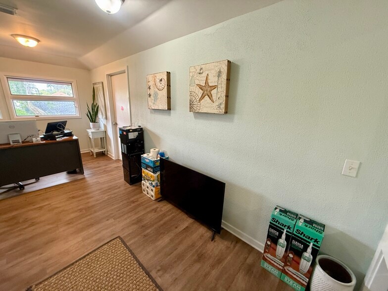 More Photos Of 1411 S 14th St, Fernandina Beach Office For Lease