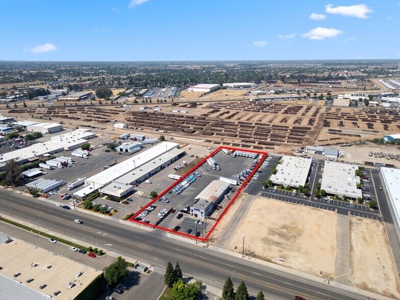 More Photos Of 4451 N Brawley Ave, Fresno Warehouse For Sale