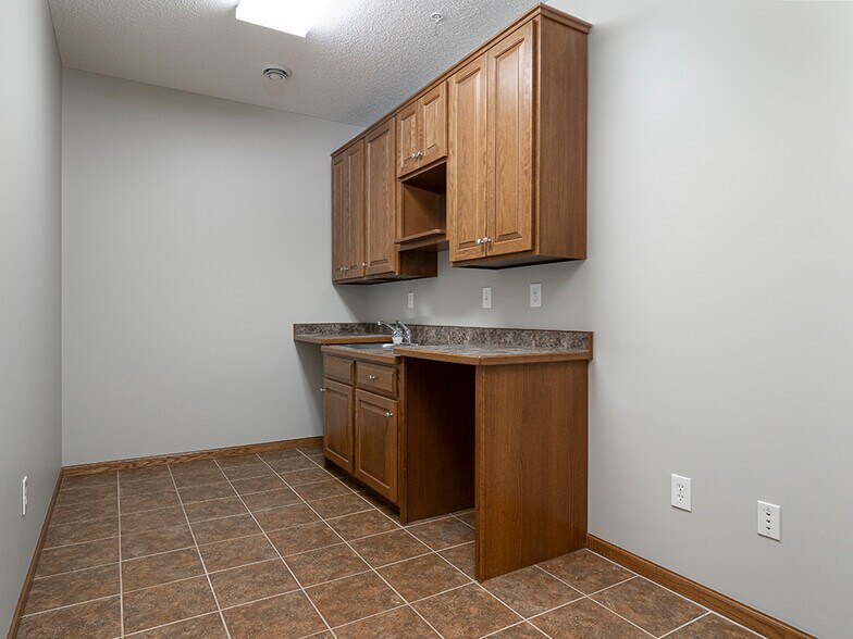More Photos Of 7945 Stone Creek Dr, Chanhassen Medical For Lease