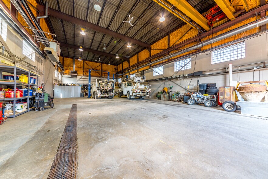 More Photos Of 2767 Liberty Ave, Pittsburgh Manufacturing For Lease