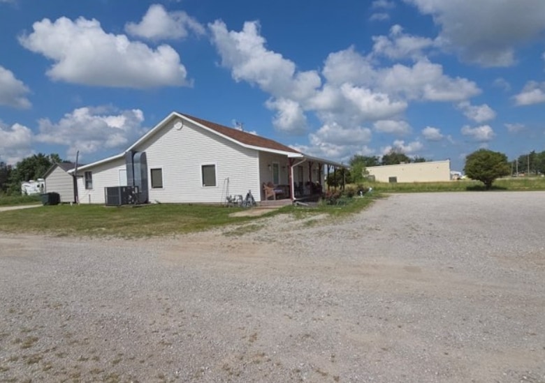 More Photos Of 607 W Gene Lathrop Dr, Sheldon Restaurant For Sale