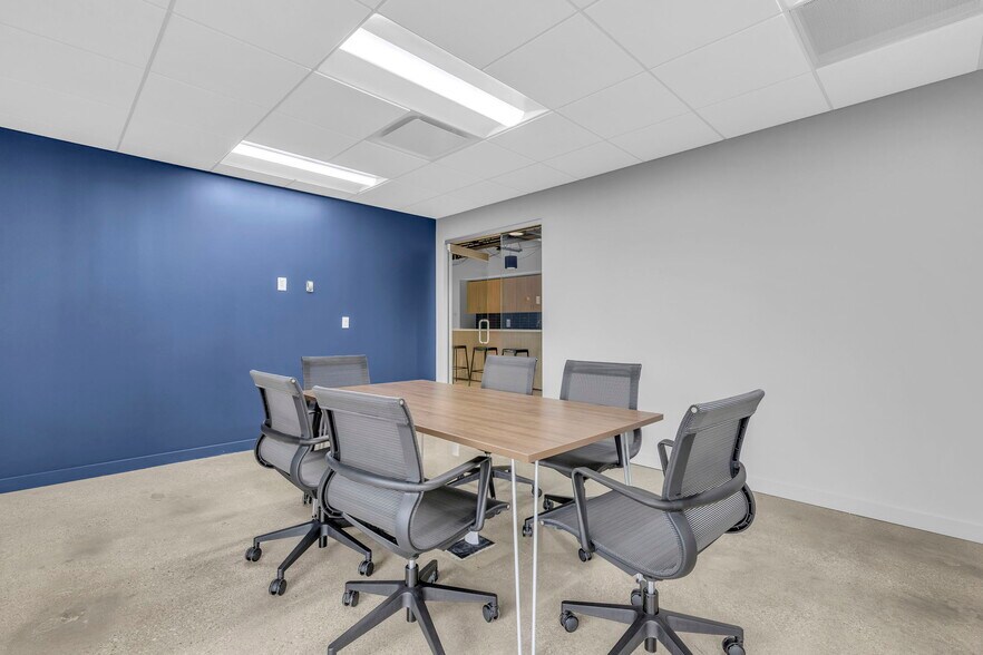 More Photos Of 10580 Barkley St, Overland Park Medical For Lease