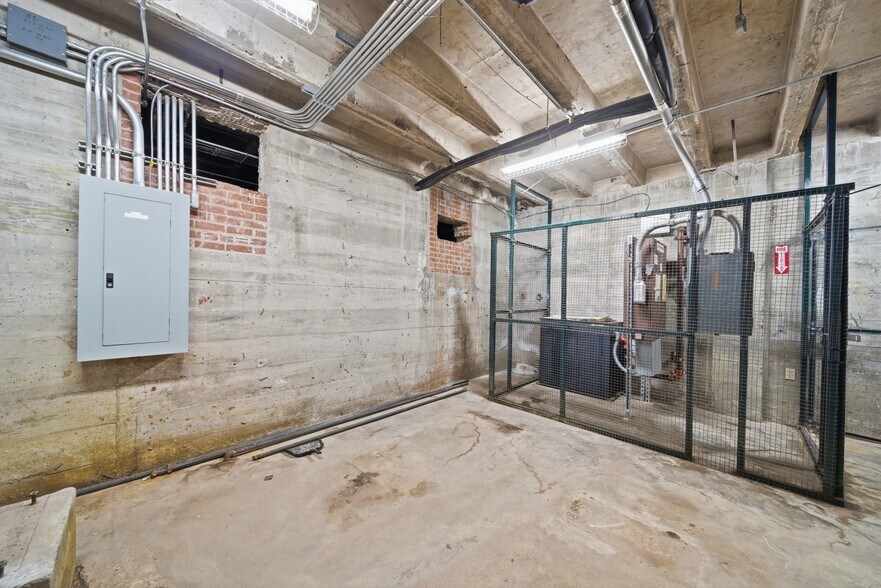 More Photos Of 1915 E 3rd St, Tulsa Religious Facility For Sale
