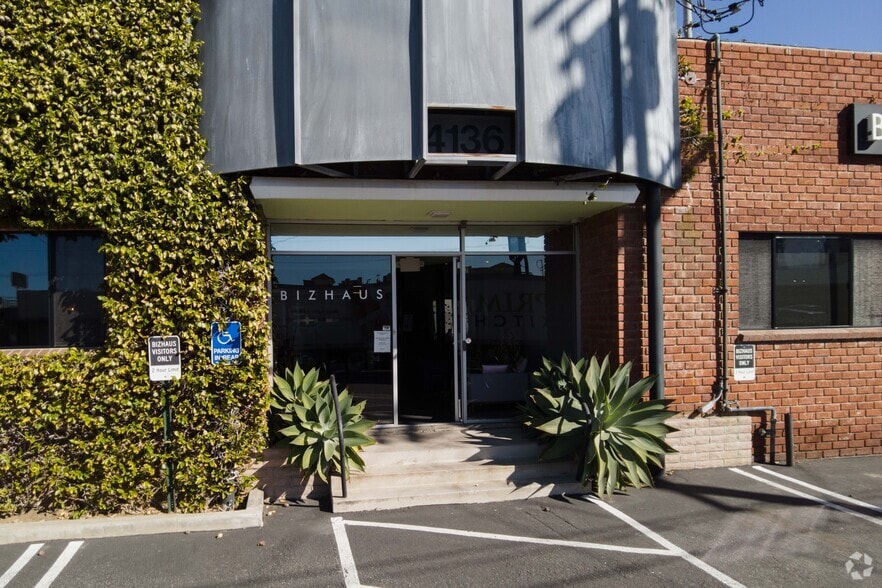 More Photos Of 4136 Del Rey Ave, Marina Del Rey Coworking Space