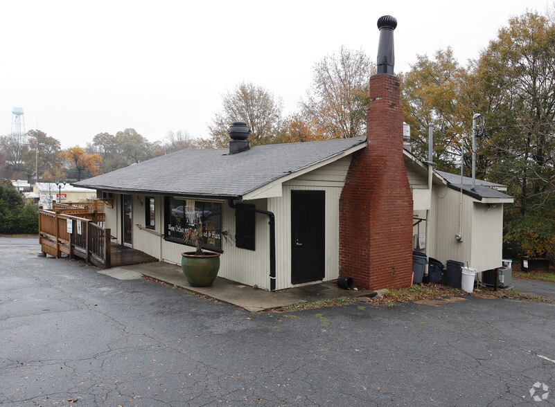 Primary Photo Of 659 Atlanta St, Roswell Restaurant For Lease