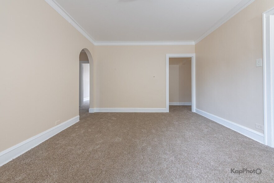 More Photos Of 2250-2258 W Rosemont Ave, Chicago Apartments For Sale