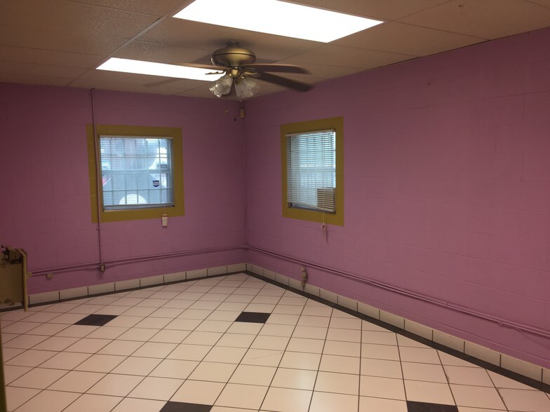 More Photos Of 9227 Alberene Dr, Houston Unknown For Lease