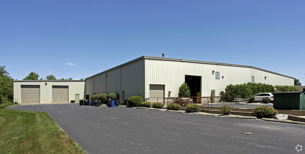 Primary Photo Of 2905 Lavanture Pl, Elkhart Manufacturing For Lease