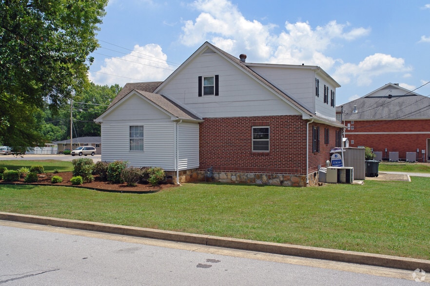 More Photos Of 7506 E Brainerd Rd, Chattanooga Medical For Lease