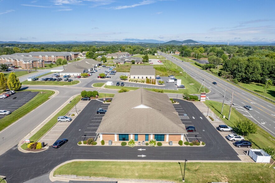 More Photos Of 16 Gosnell, Staunton Medical For Sale