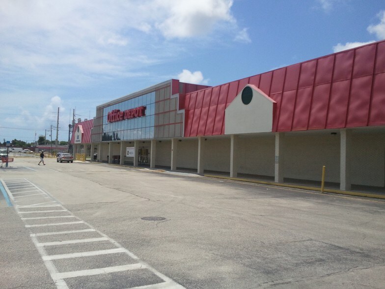 More Photos Of 4558-4624 Lake Worth Rd, Greenacres Restaurant For Lease