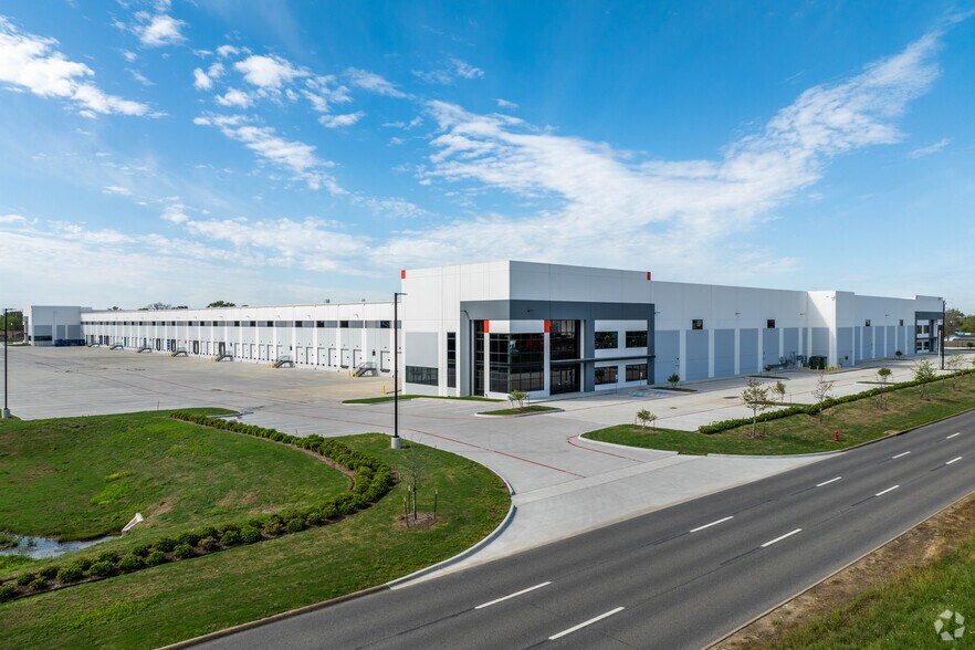 More Photos Of 2818 Pasadena Fwy, Pasadena Warehouse For Lease