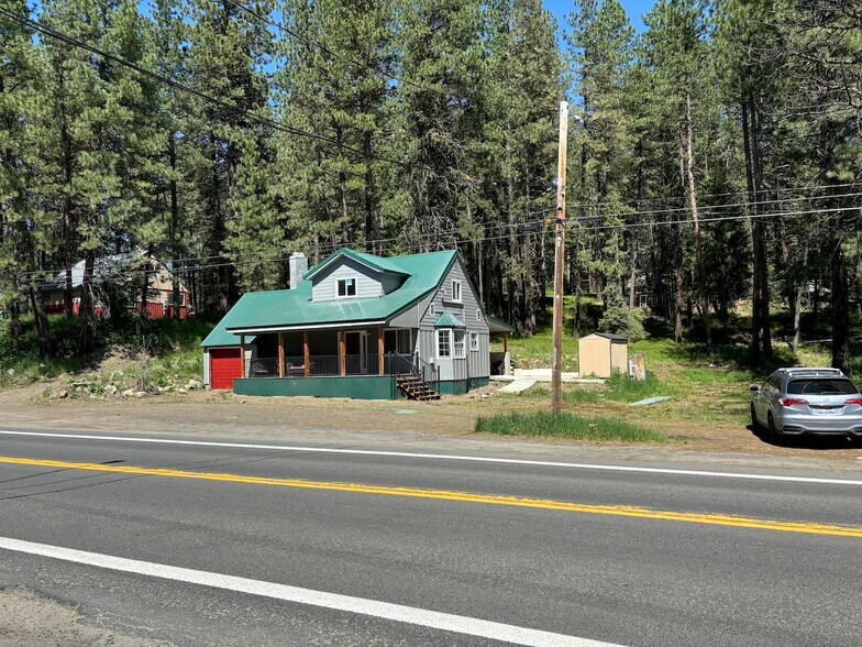 More Photos Of 305 N 3rd St, Mccall Freestanding For Sale