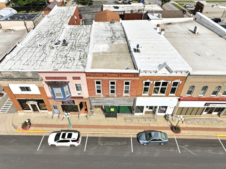 More Photos Of 106 N Orange St, Albion Storefront For Sale