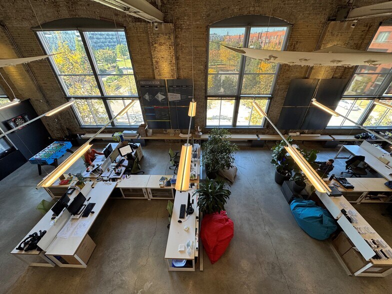 More Photos Of 2600 Rue William Tremblay, Montréal Loft Creative Space For Lease