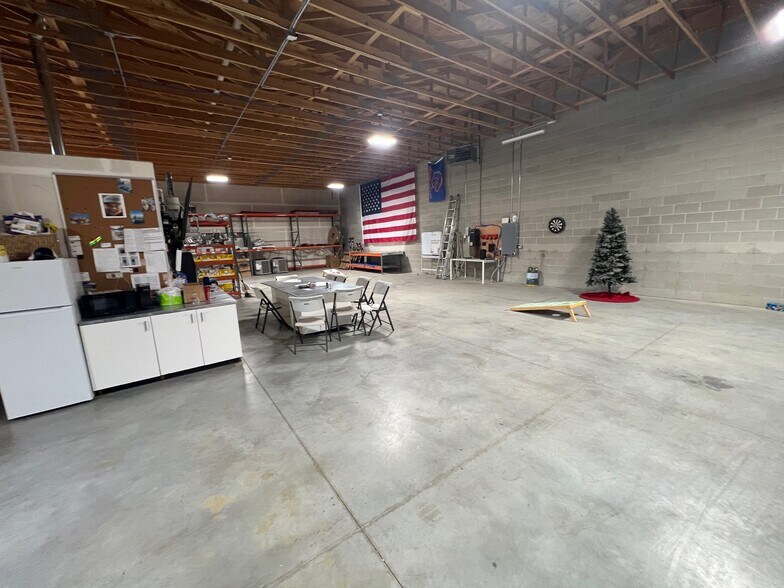 More Photos Of 3803 E Newby St, Nampa Flex For Lease