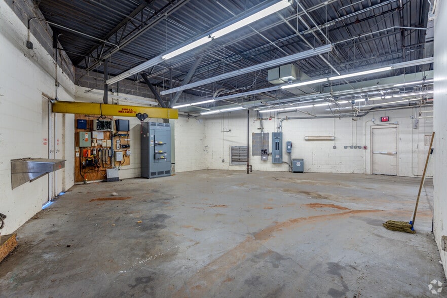 More Photos Of 2910-2918 Mount Holly Huntersville Rd, Charlotte Unknown For Lease