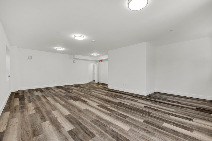 More Photos Of 533 Greenwich St, Hempstead Apartments For Lease