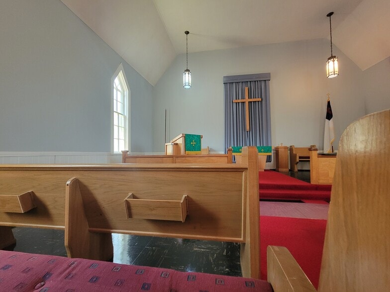 More Photos Of 228 Church St, Winfield Religious Facility For Sale
