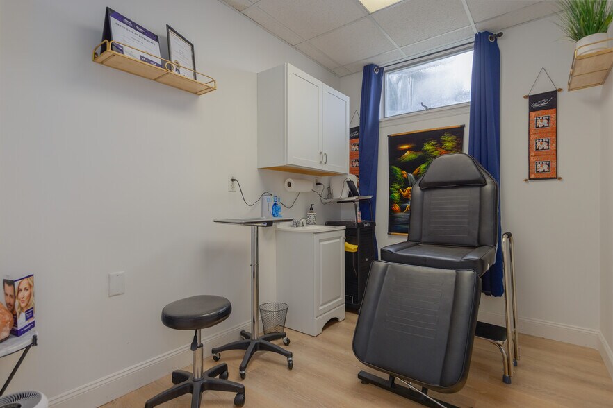 More Photos Of 189 S Pearl St, Pearl River Medical For Sale