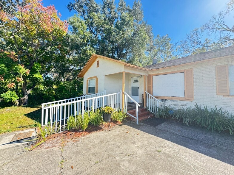 More Photos Of 809 E Alsobrook St, Plant City Flex For Sale