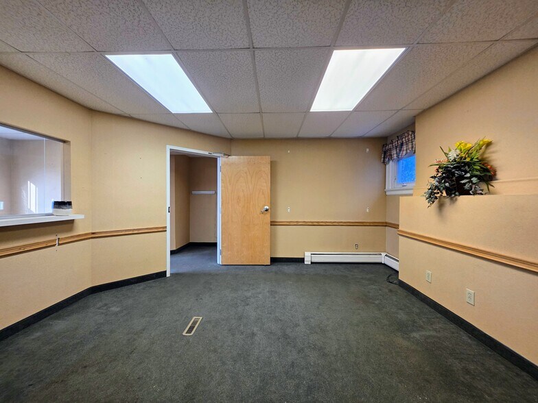 More Photos Of 3125 Main St, Buffalo Office For Sale
